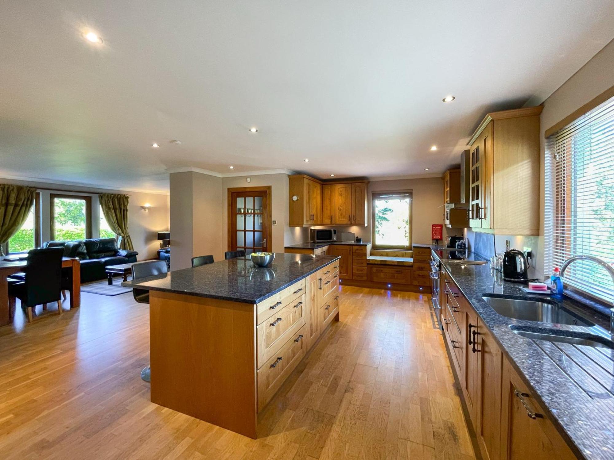 Loch Lomond Luxury Lodges Драймен Экстерьер фото